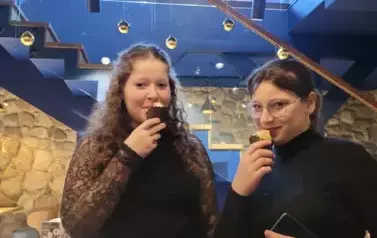 10
