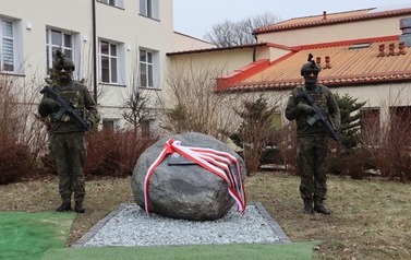 ODSŁONIĘCIE TABLICY PAMIĄTKOWEJ PAMIĘCI &bdquo;INKI&rdquo; 9