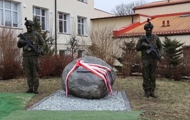 ODSŁONIĘCIE TABLICY PAMIĄTKOWEJ PAMIĘCI &bdquo;INKI&rdquo; 3