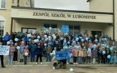 Zdjęcie do NIEBIESKI KWIECIEŃ - NIEBIESKI MARSZ