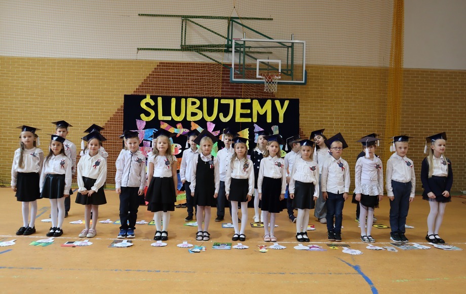Ślubowanie pierwszoklasistów w Szkole Podstawowej w Lubominie
